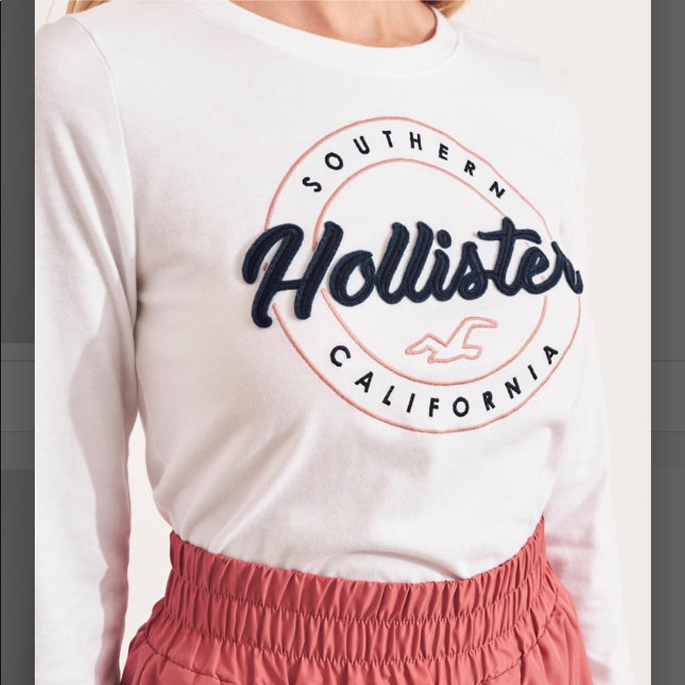 Hollister logo tee